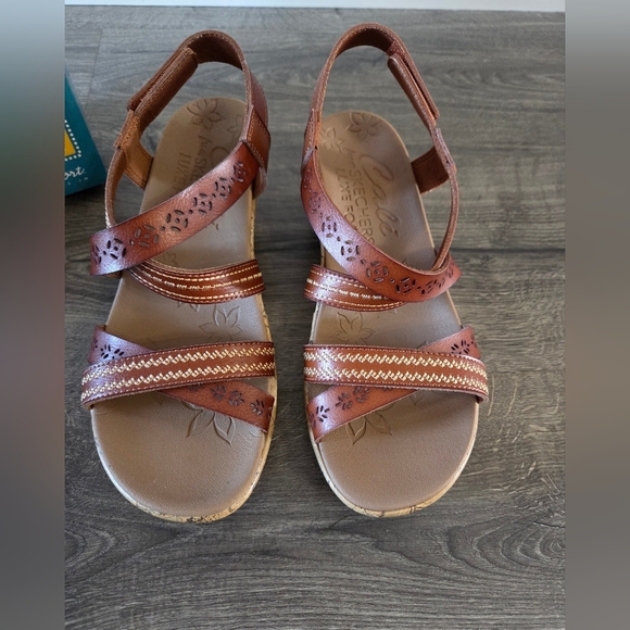 Skechers women's vegan wedge sandals size 7 - NEW - Picture 3 of 7